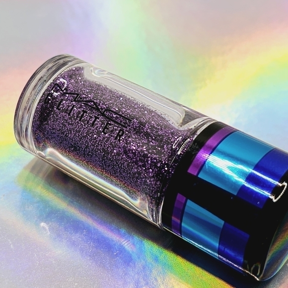 MAC Cosmetics Fuchsia Glitter LE - Picture 3 of 7